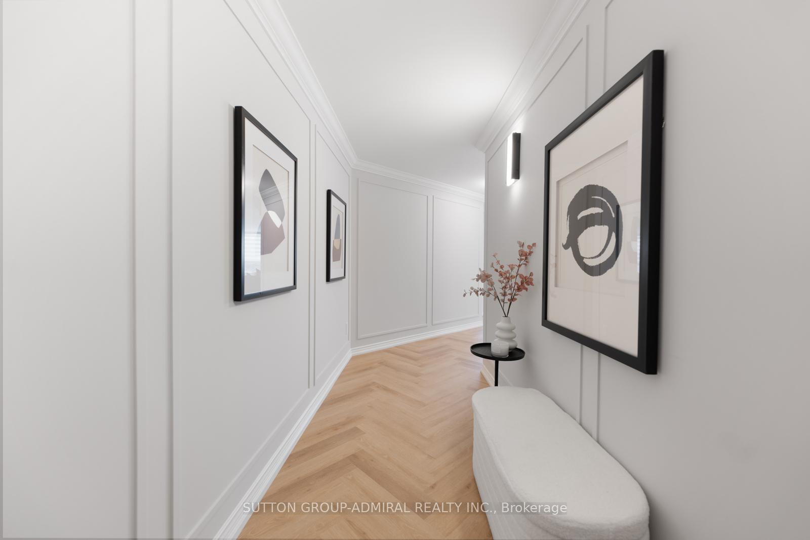 2 Bedrooms Condo at 7 Townsgate, Vaughan For sale