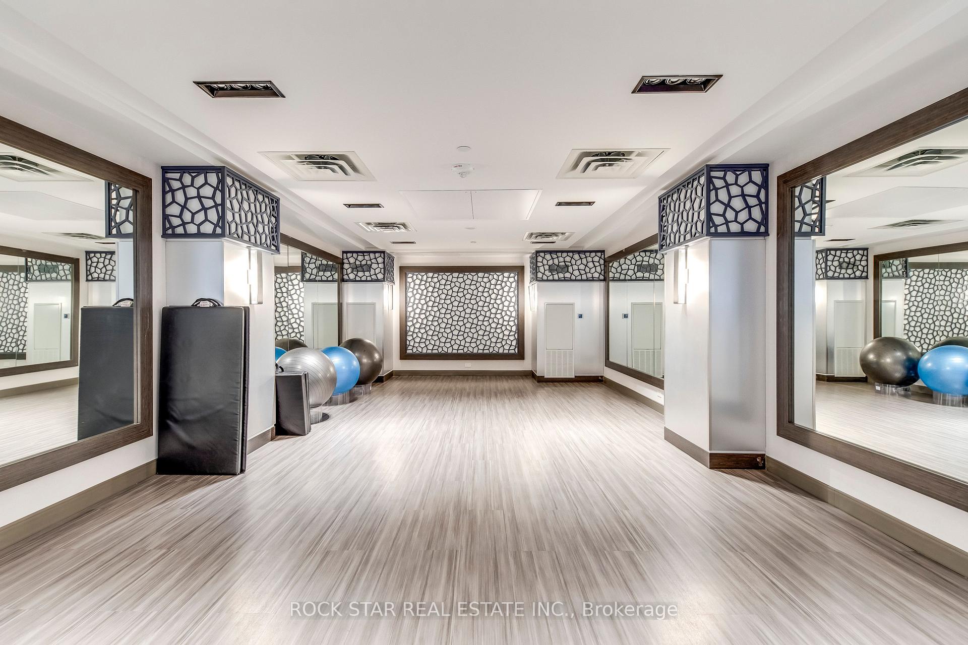 2 Bedrooms Condo at 543 Richmond,  Toronto For sale