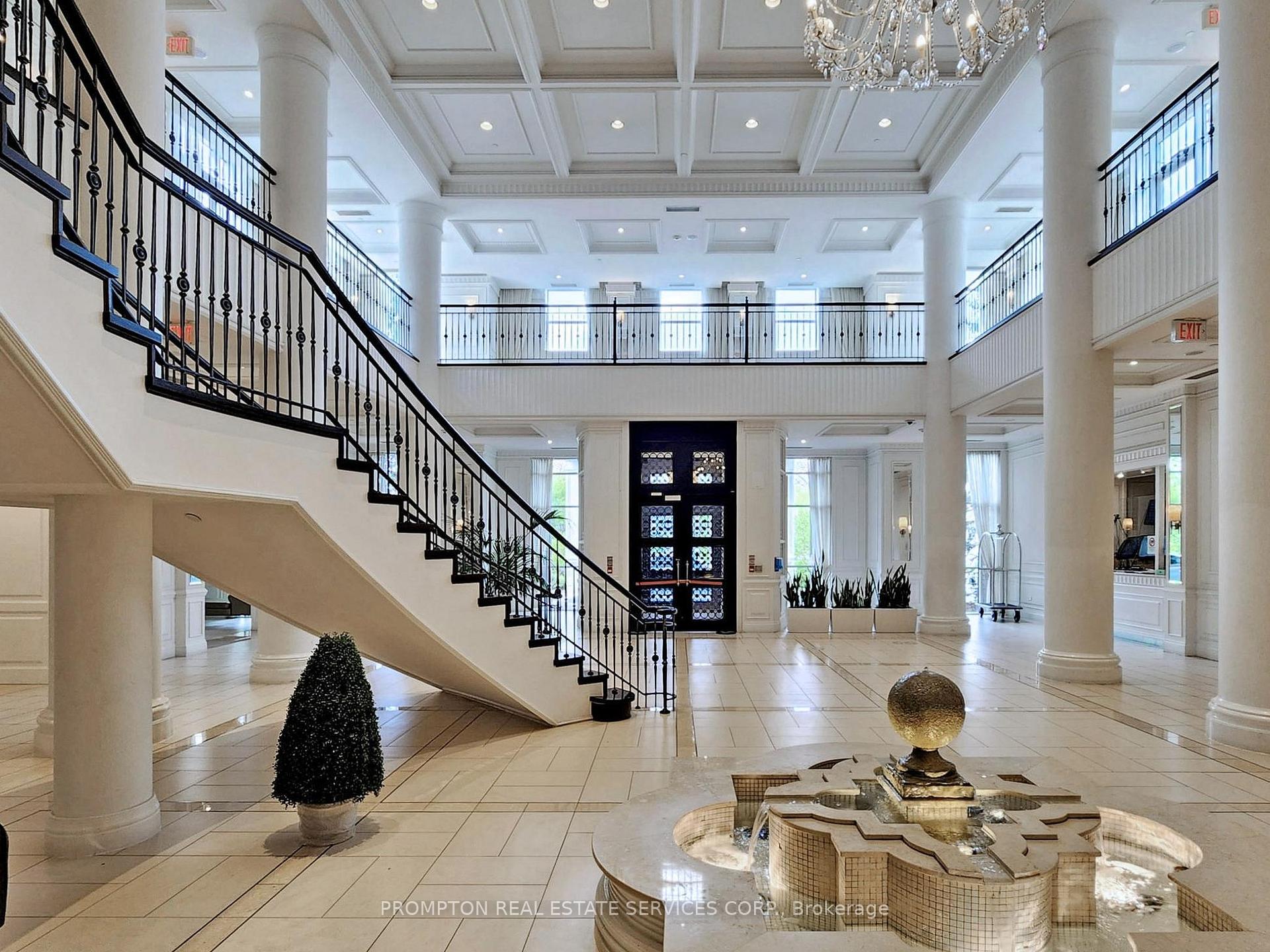 2 Bedrooms Condo at 15 Greenview, Toronto For sale