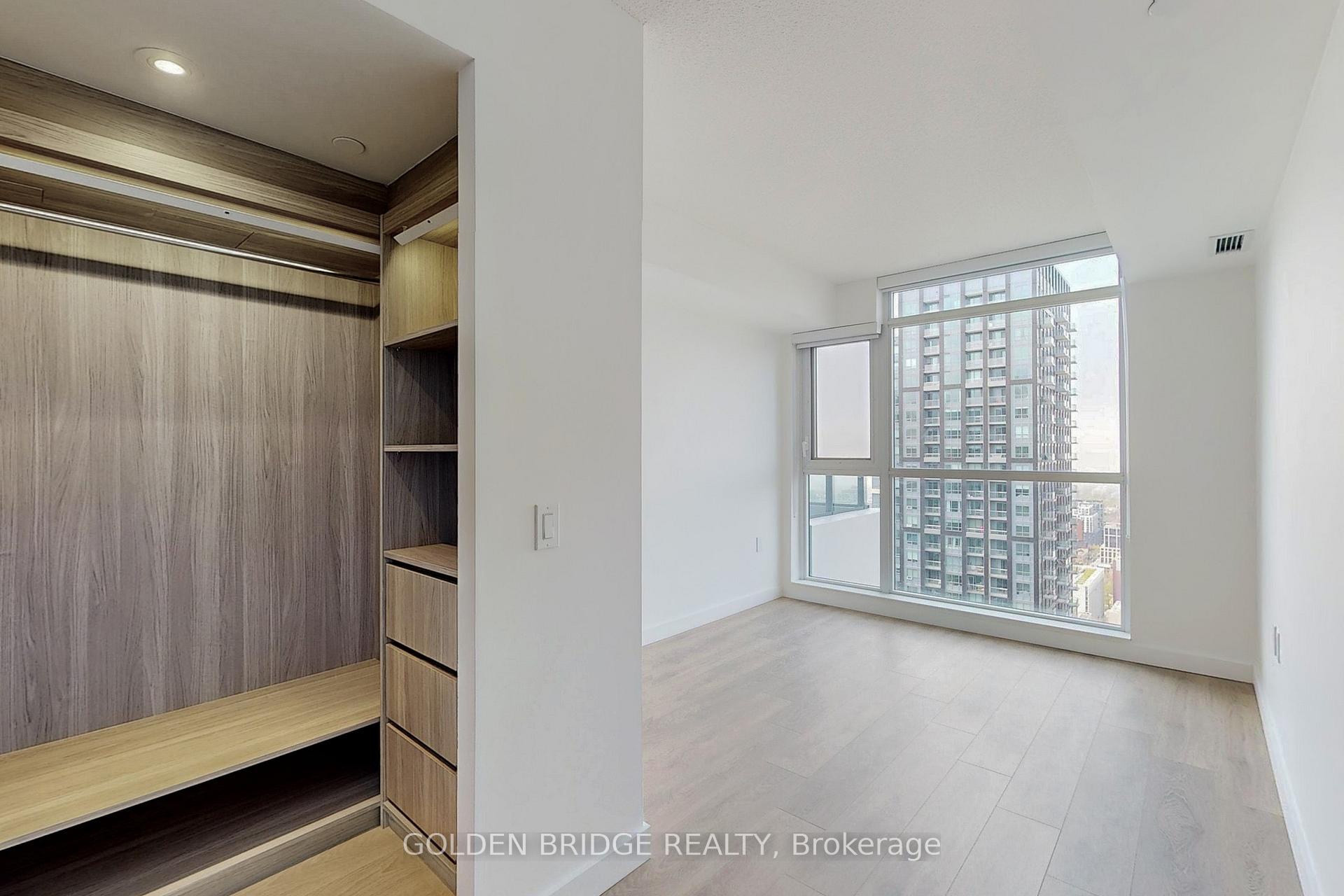 3 Bedrooms Condo at 38 Widmer, Toronto For sale