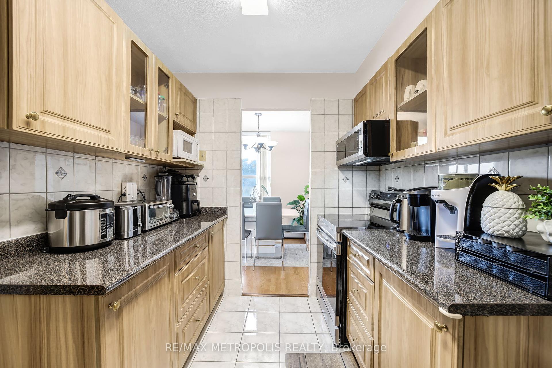 3 Bedrooms Condo at 5 Parkway Forest, Toronto For sale