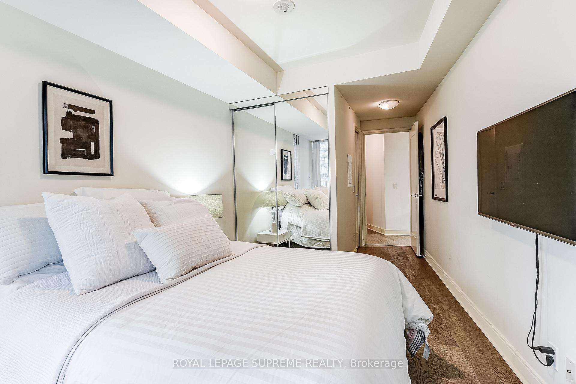 2 Bedrooms Condo at 825 Church, Toronto For sale