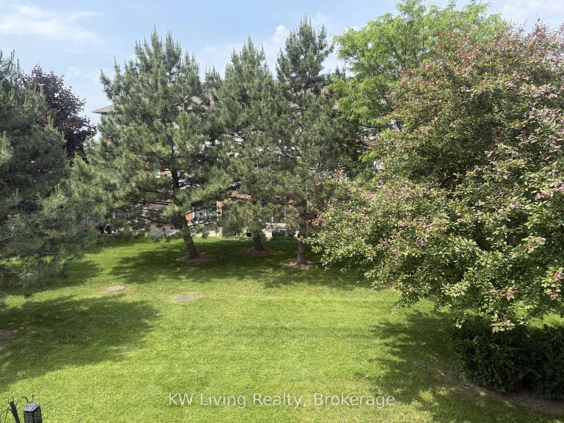3 Bedrooms Condo at 5055 Heatherleigh, Mississauga For sale