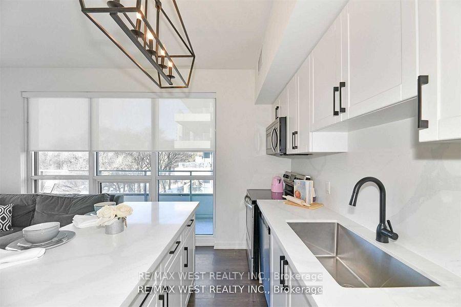 2 Bedrooms Condo at 2212 Lake Shore, Toronto For sale