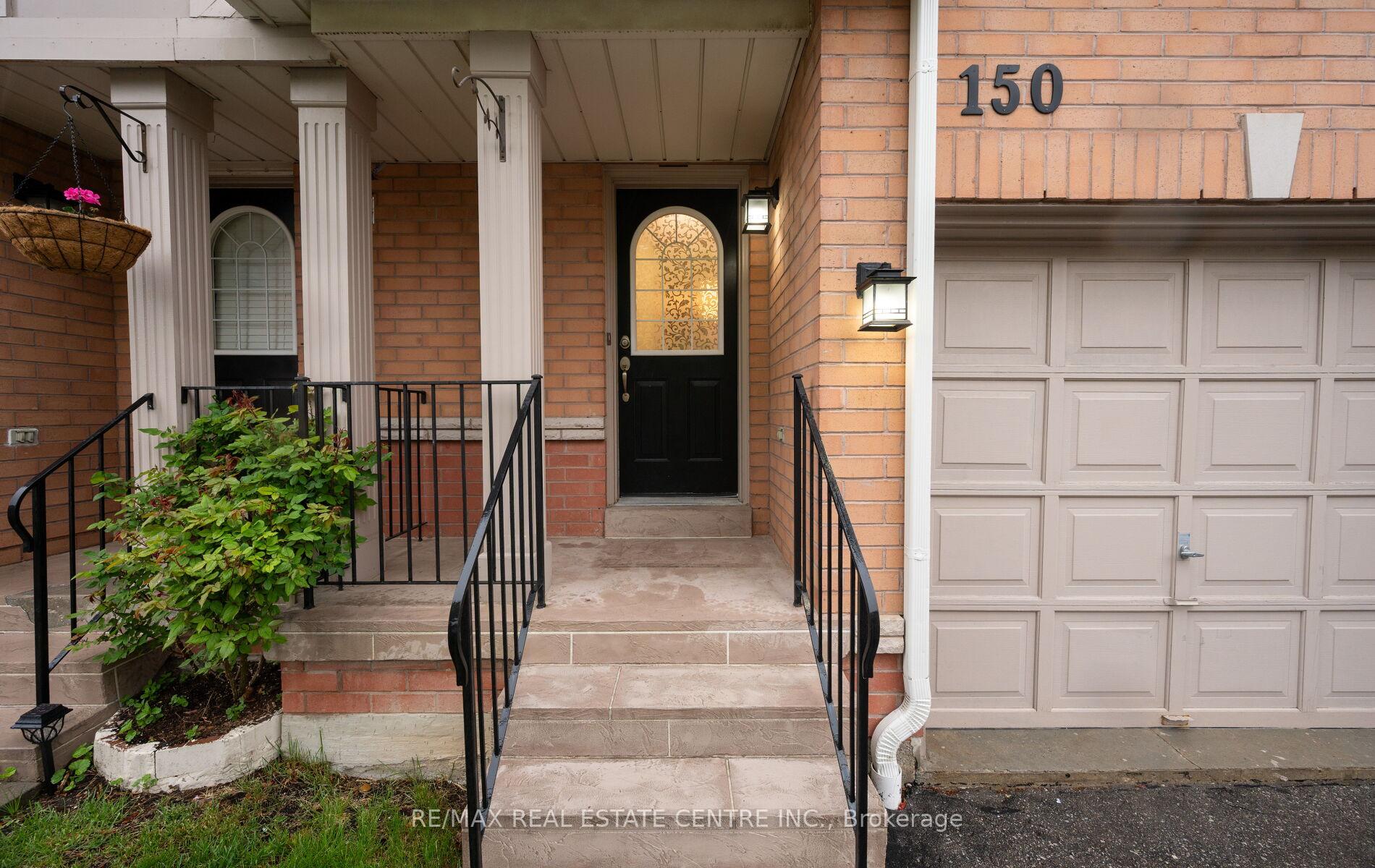 4 Bedrooms Condo at 5030 Heatherleigh, Mississauga For sale