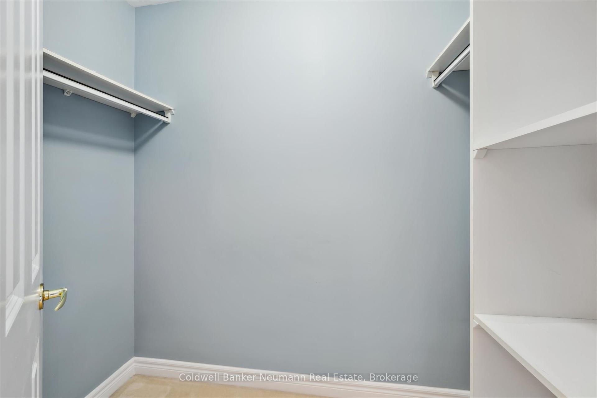 1 Bedroom Condo at 40 Old Mill, Oakville For sale
