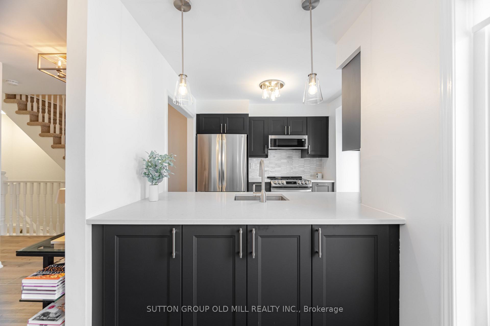 2 Bedrooms Condo at 3050 Rotary,  Burlington For sale