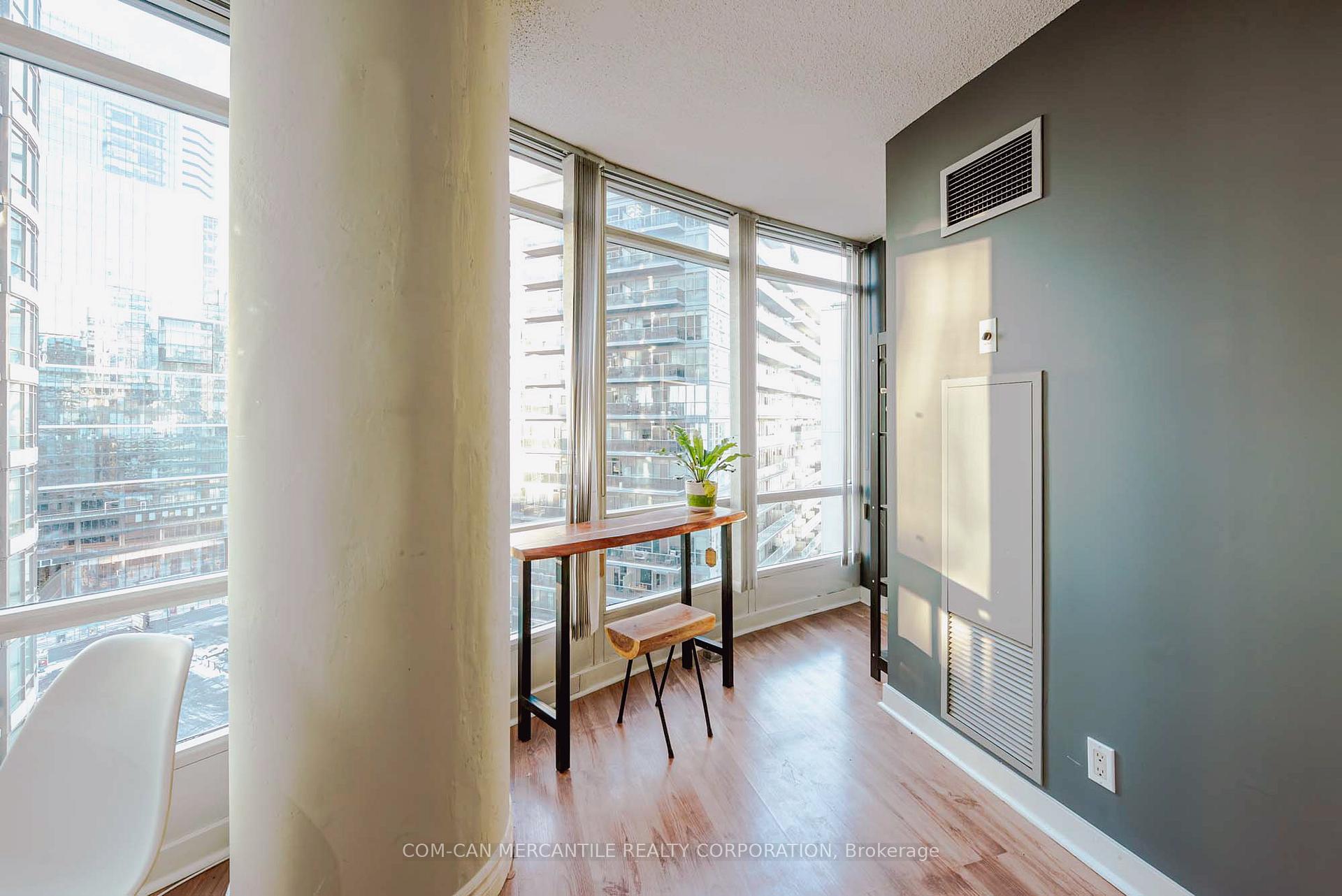 2 Bedrooms Condo at 361 Front,  Toronto For sale