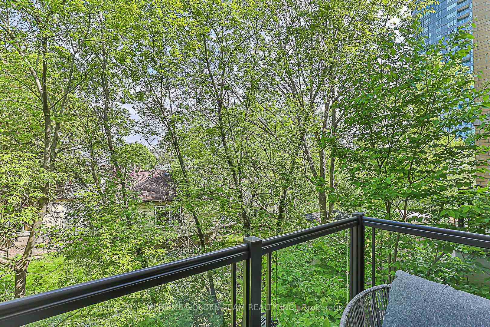 1 Bedroom Condo at 23 Eldora, Toronto For sale