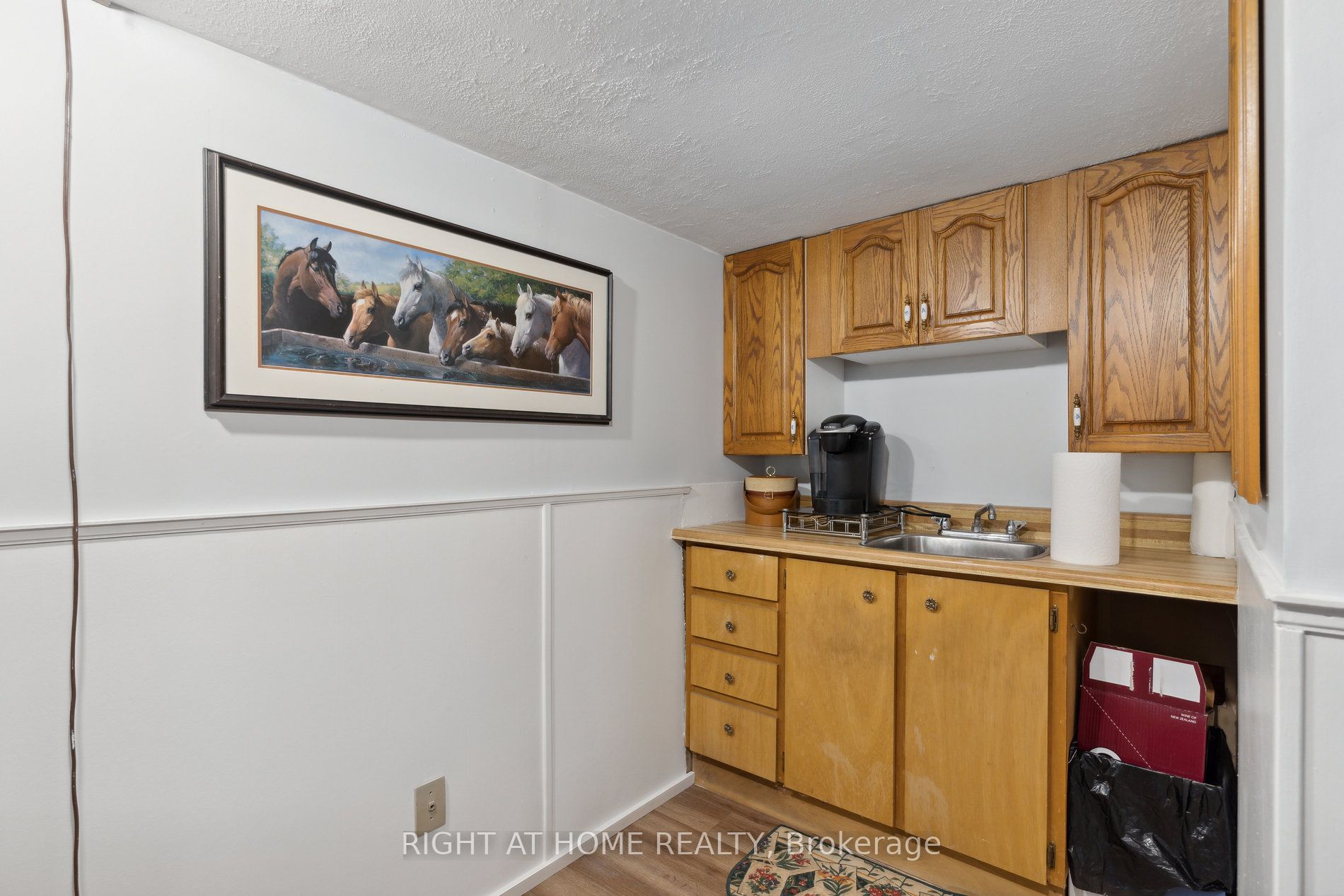 251 Parkwood Avenue, Georgina, ON L4P 2X2