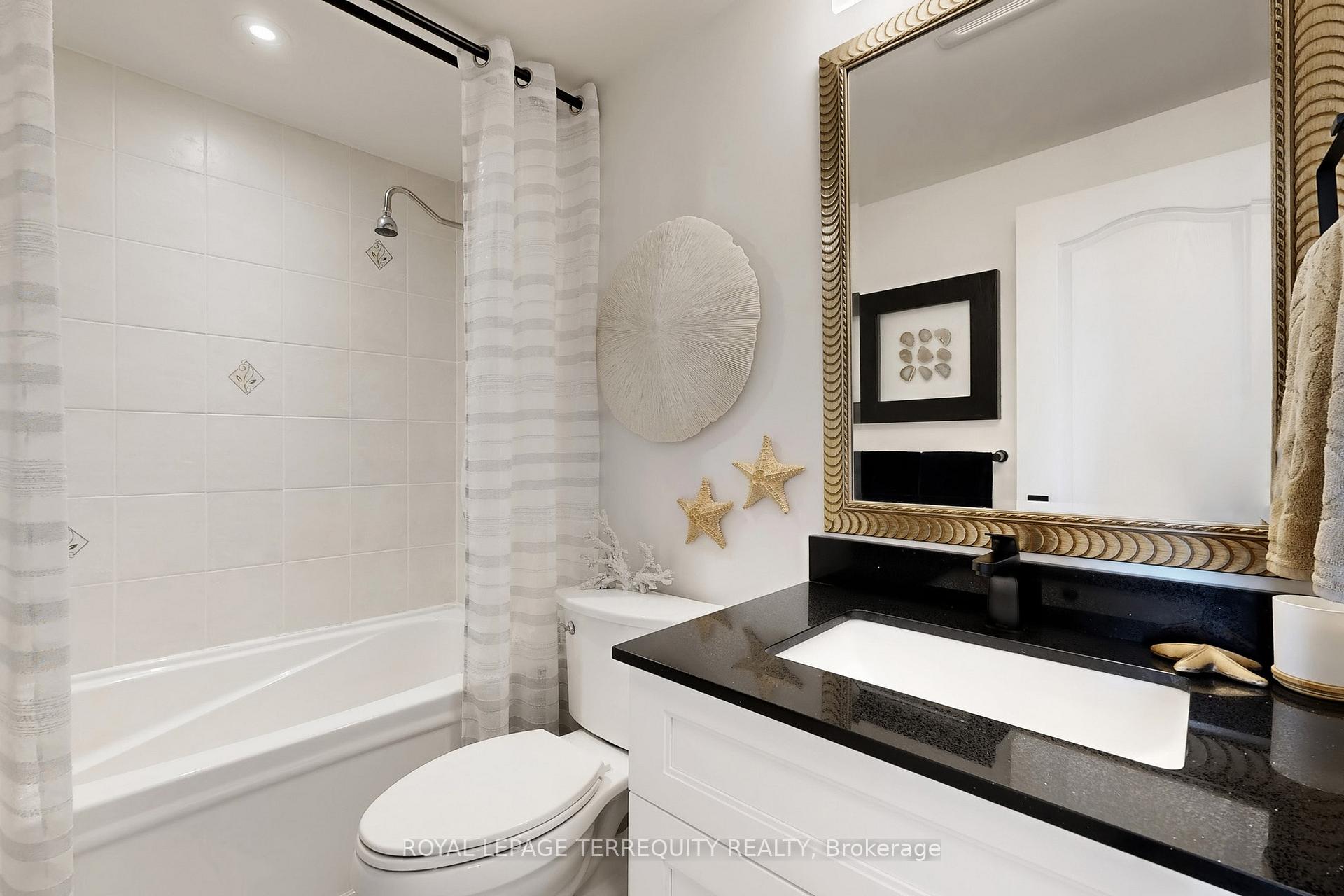 3 Bedrooms Condo at 2 Clairtrell, Toronto For sale
