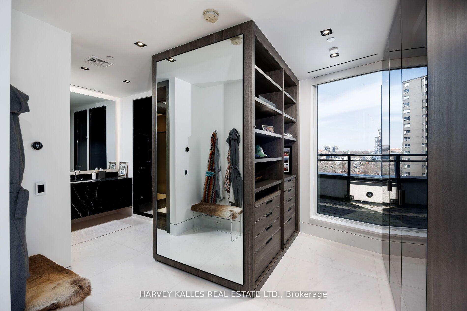 4 Bedrooms Condo at 181 Davenport, Toronto For sale