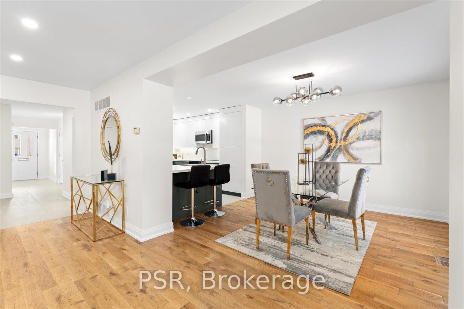 4 Bedrooms Condo at 42 Crimson Millway, Toronto For sale