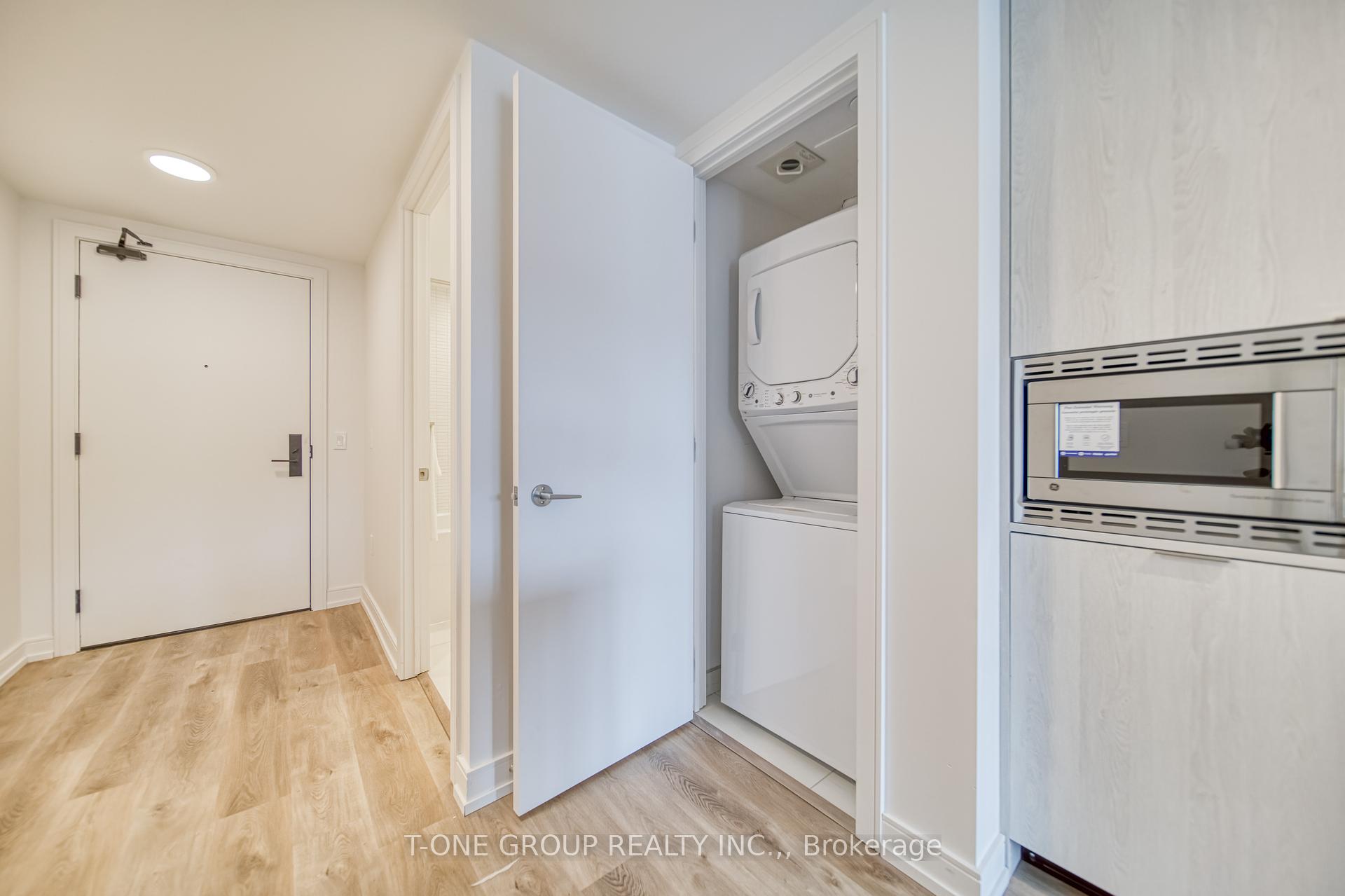 2 Bedrooms Condo at 1 Jarvis, Hamilton For sale