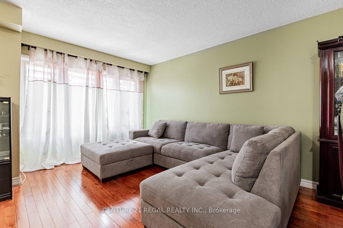 3 Bedrooms Condo at 2359 Birchmount, Toronto For sale