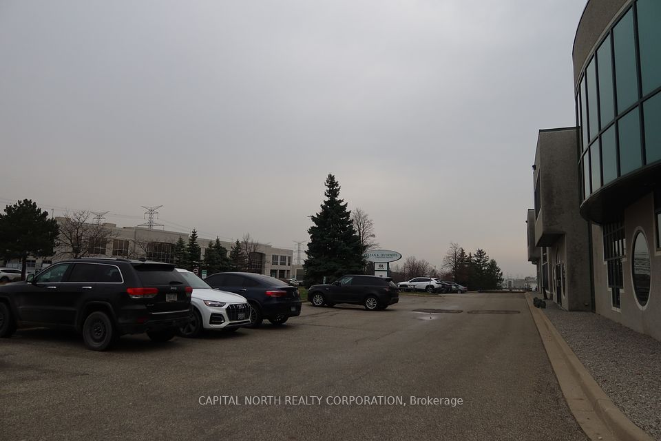 https://trreb-image.ampre.ca/uQ1OCj4AnTeuHDL47lVqWIvcOCD6bFo2P6bCZ8ngR3Q/rs:fit:960:960/wm:.5:so:0:50:.4/wmsh:10/wmt:PHNwYW4gZm9yZWdyb3VuZD0nd2hpdGUnIGZvbnQ9JzY4Jz5DQVBJVEFMIE5PUlRIIFJFQUxUWSBDT1JQT1JBVElPTiwgQnJva2VyYWdlPC9zcGFuPg/L3RycmViL2xpc3RpbmdzLzQwLzcyLzU4LzgwL3AvZTI3NjdjMDYtZDRlZC00OGUwLWJlN2QtMGFjYzQwOGI3OWFhLkpQRw.jpg