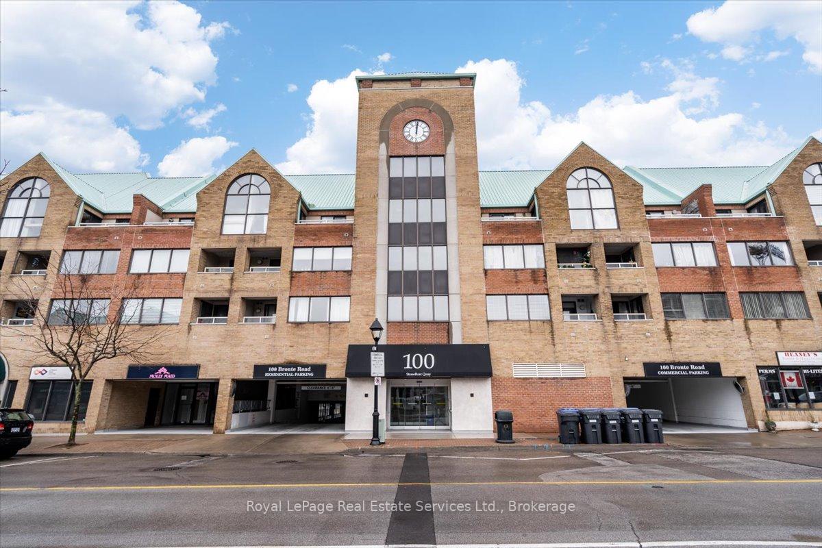 2 Bedrooms Condo at 100 Bronte, Oakville For sale