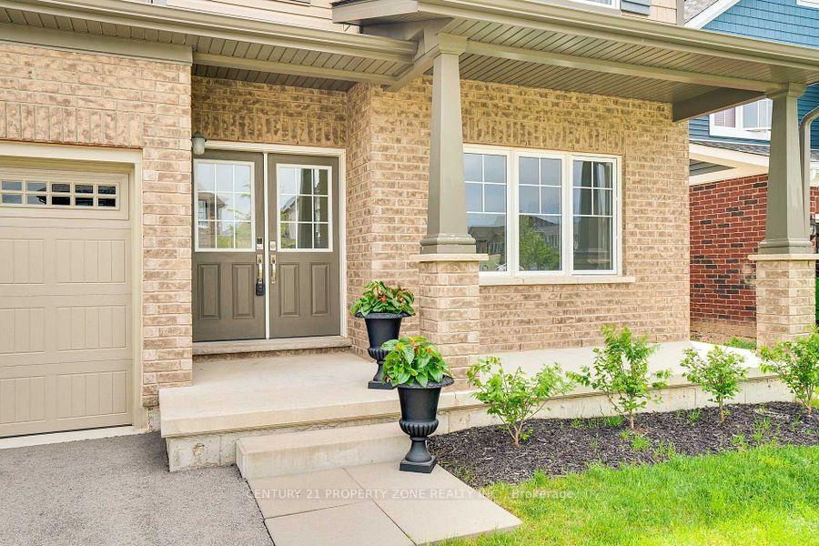379 Silverwood Avenue, Welland, ON L3C 0C6
