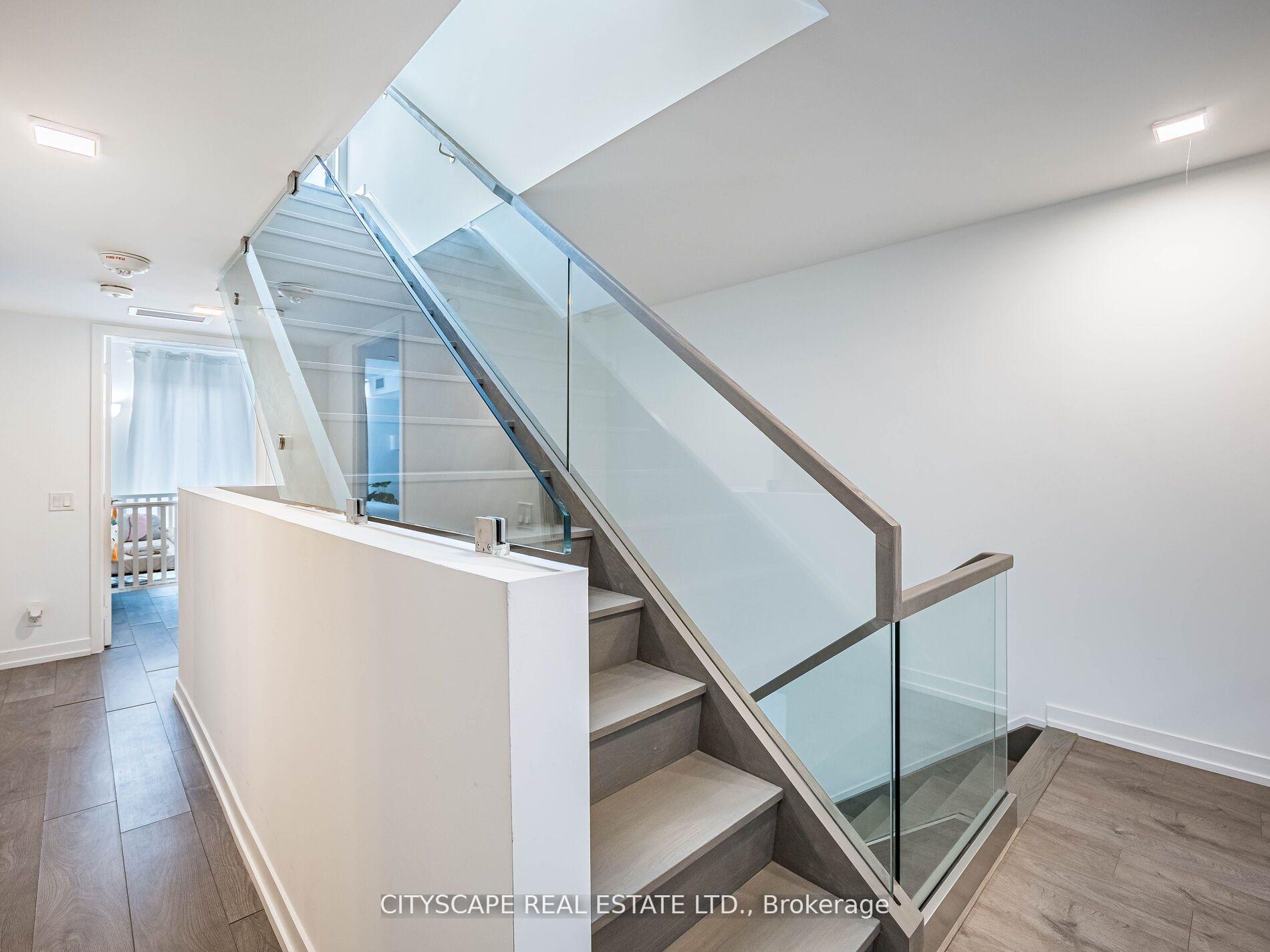 4 Bedrooms Condo at 9 Buttermill, Vaughan For sale
