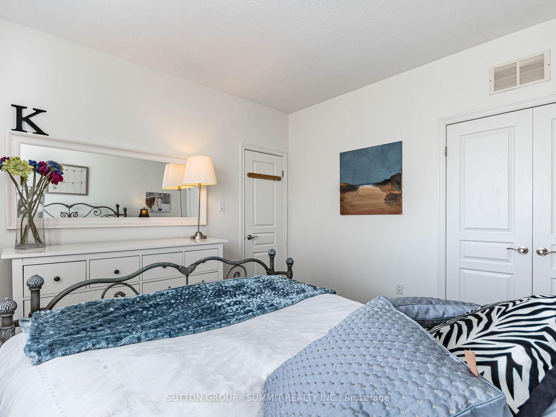 3 Bedrooms Condo at 484 Millen, Hamilton For sale