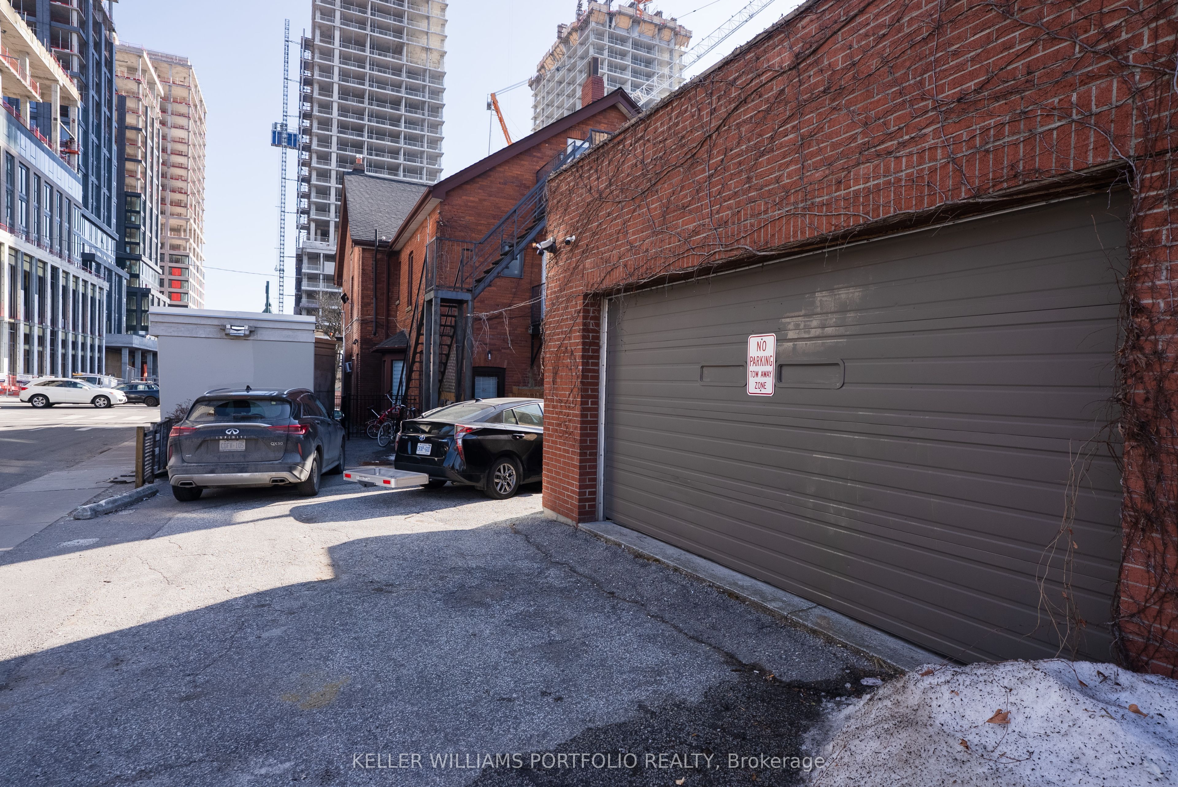 1156 Bloor Street, Toronto, ON M6H 1N1