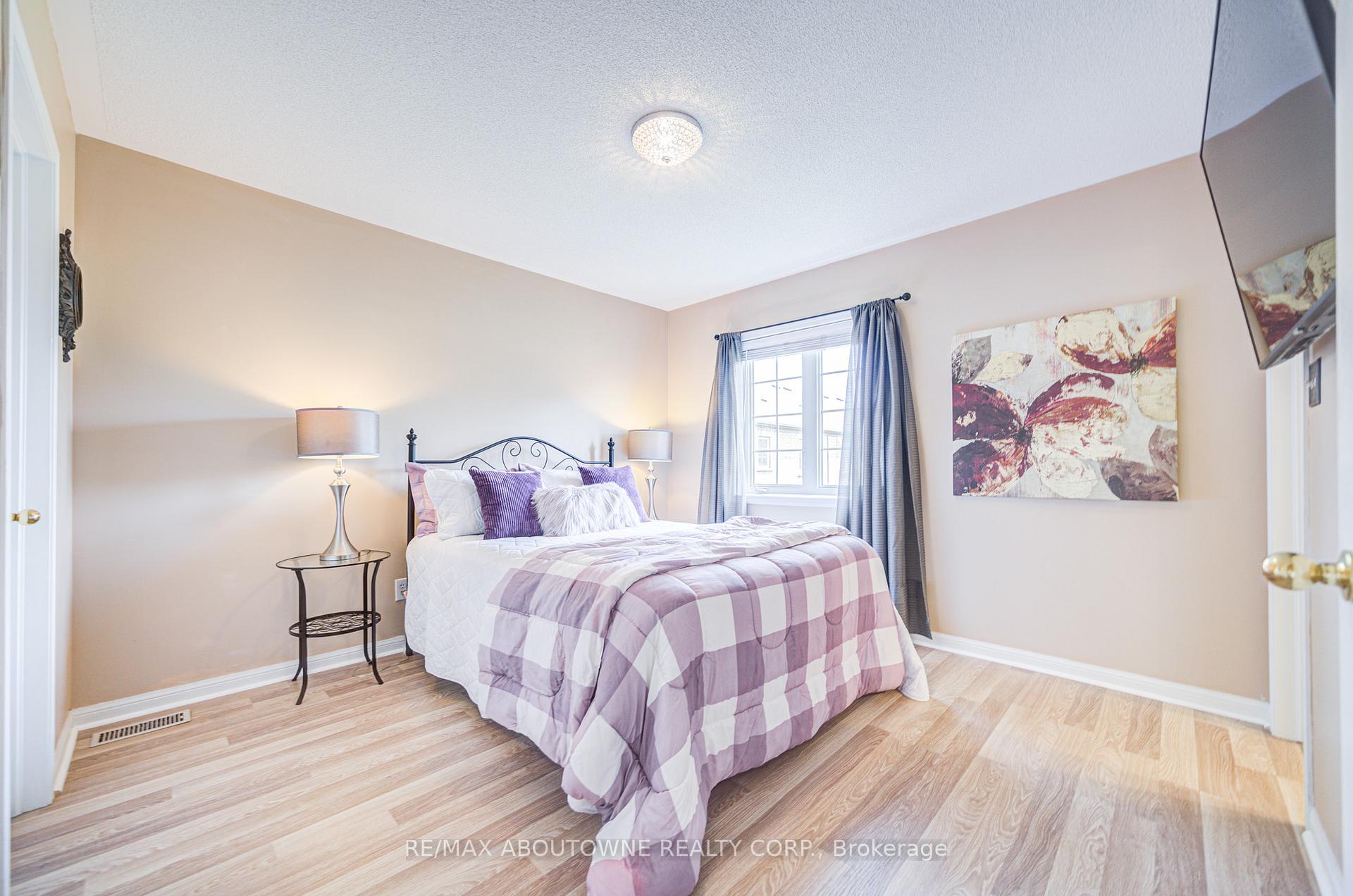 3 Bedrooms Condo at 470 Beach, Hamilton For sale