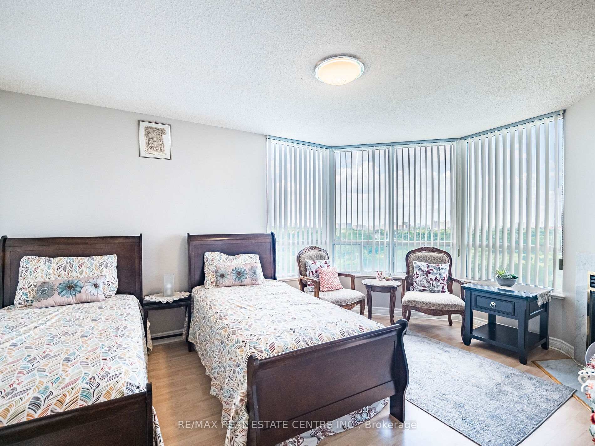 3 Bedrooms Condo at 168 Bonis, Toronto For sale