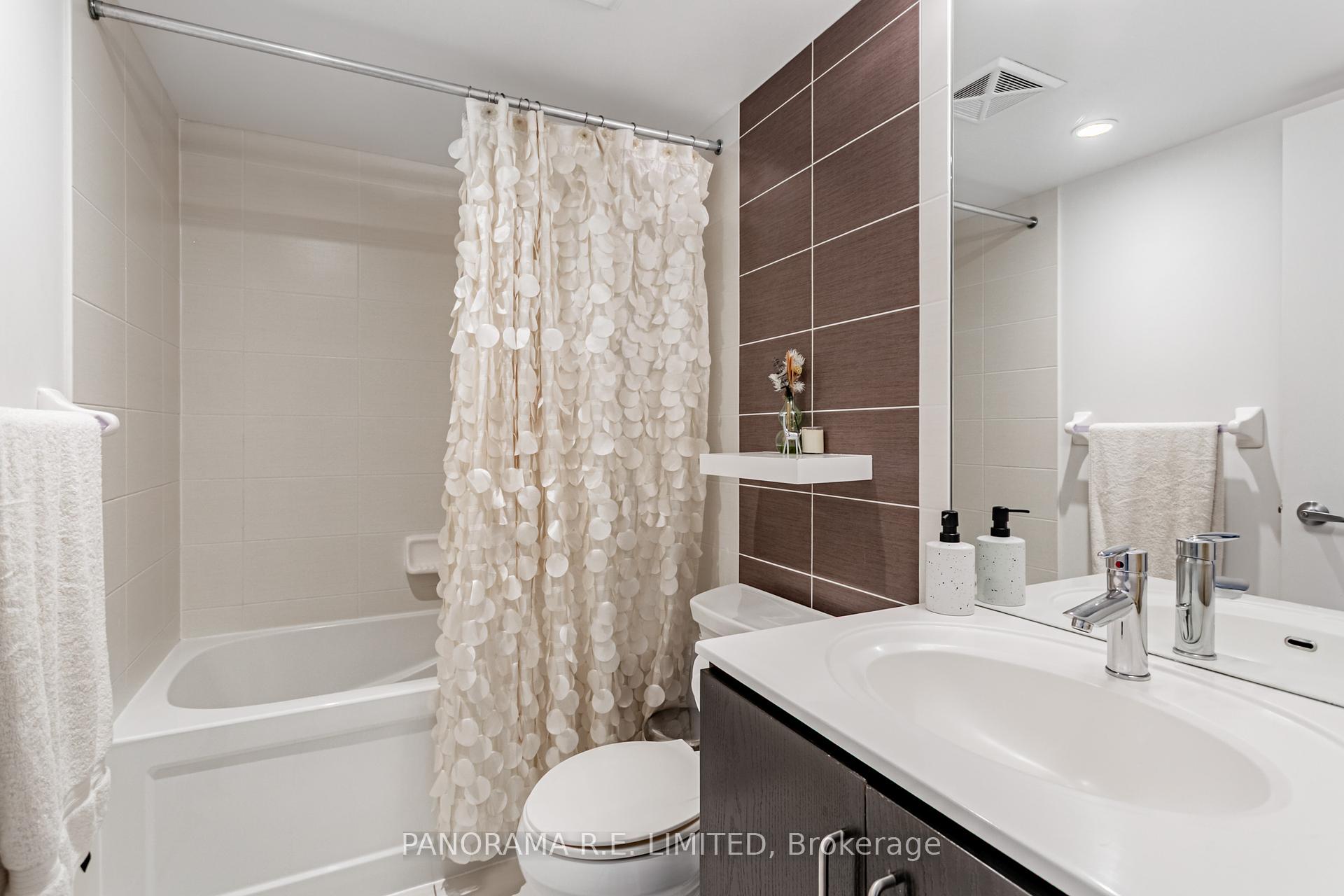 2 Bedrooms Condo at 205 Sherway Gardens, Toronto For sale