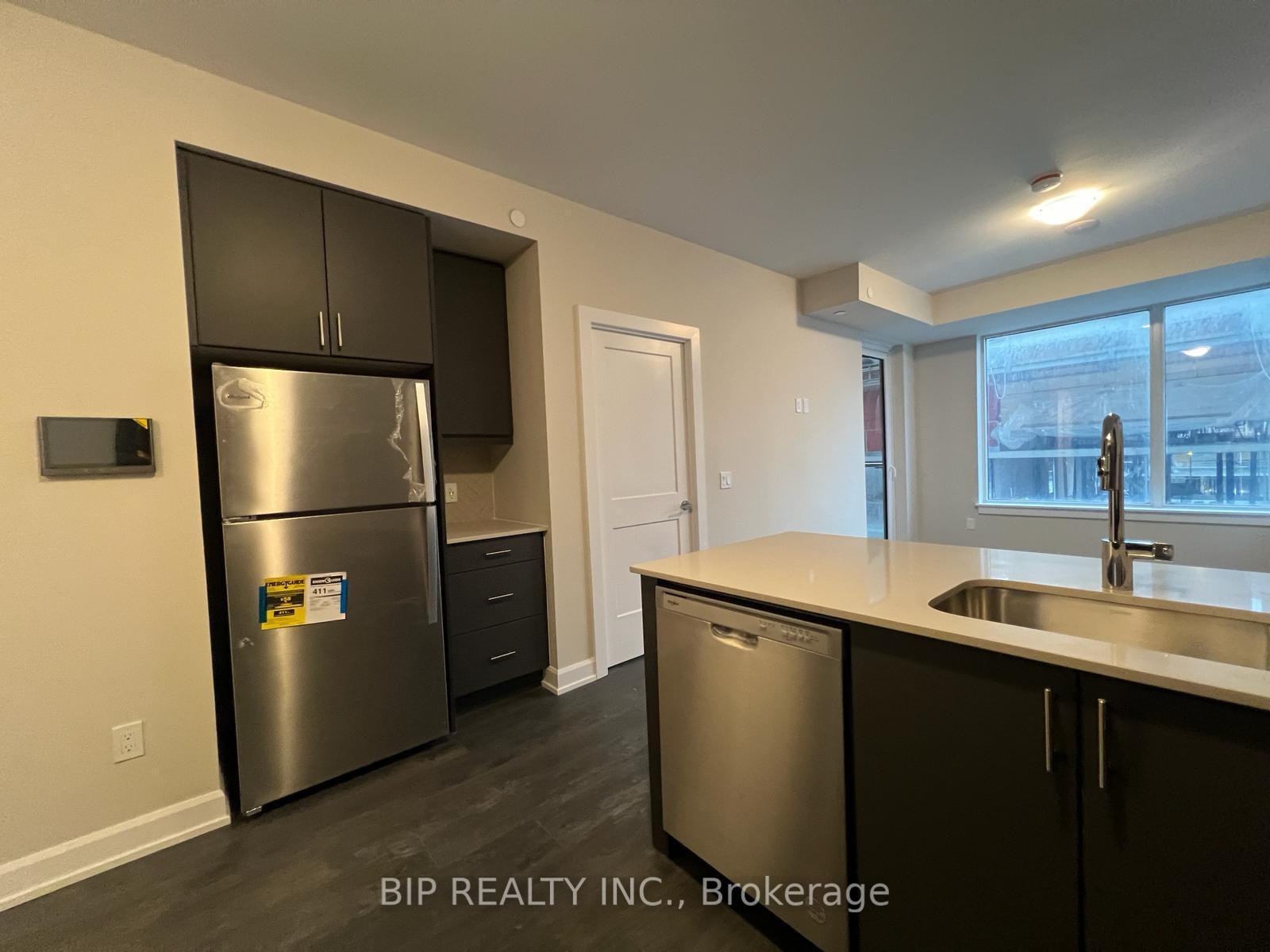2 Bedrooms Condo at 3220 William Coltson, Oakville For sale