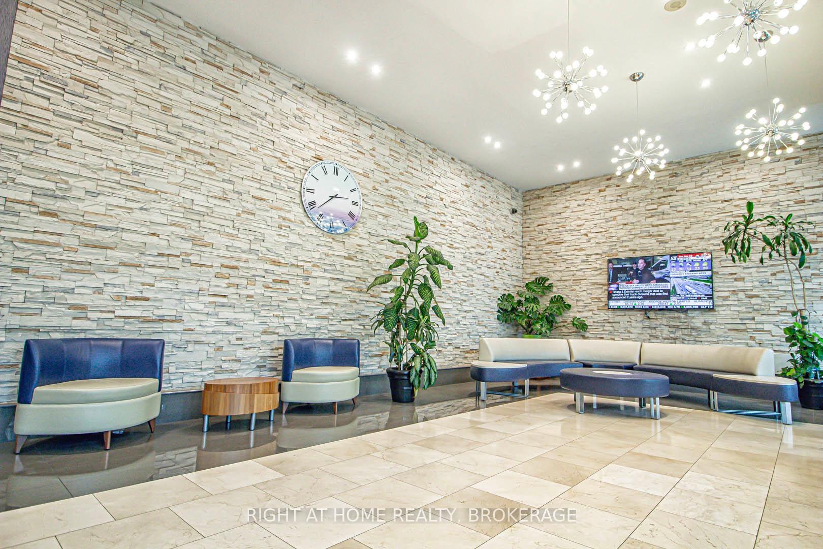 2 Bedrooms Condo at 3939 Duke Of York, Mississauga For sale