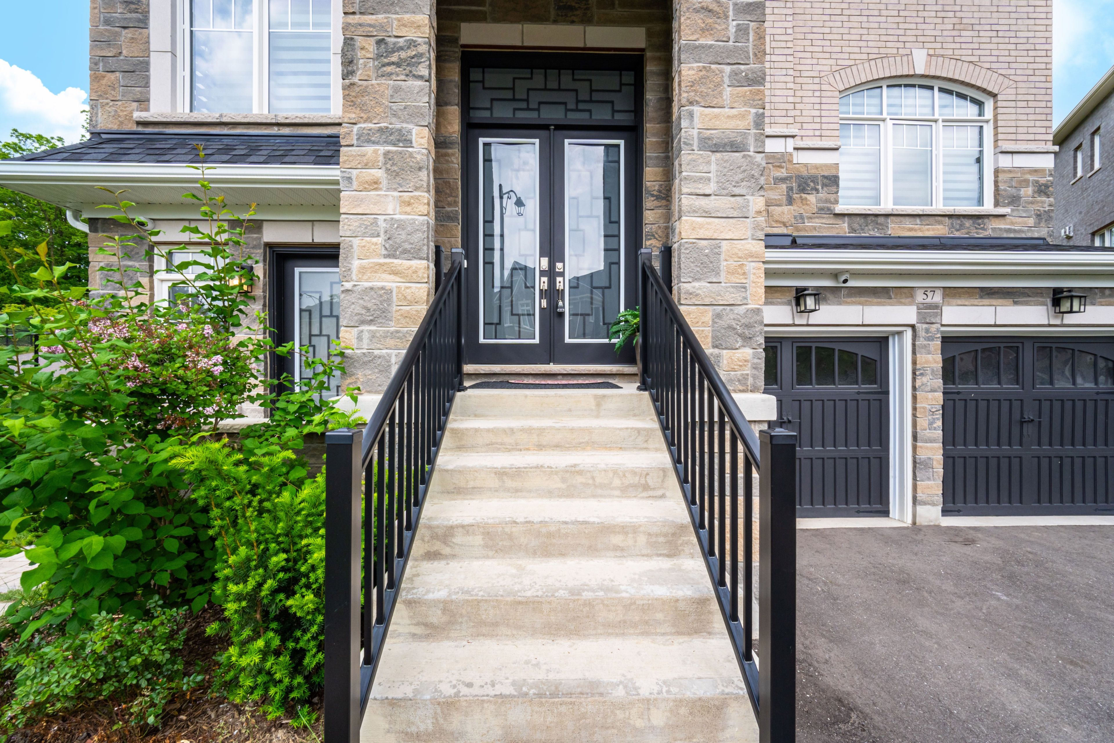 57 Arthur Griffin Crescent