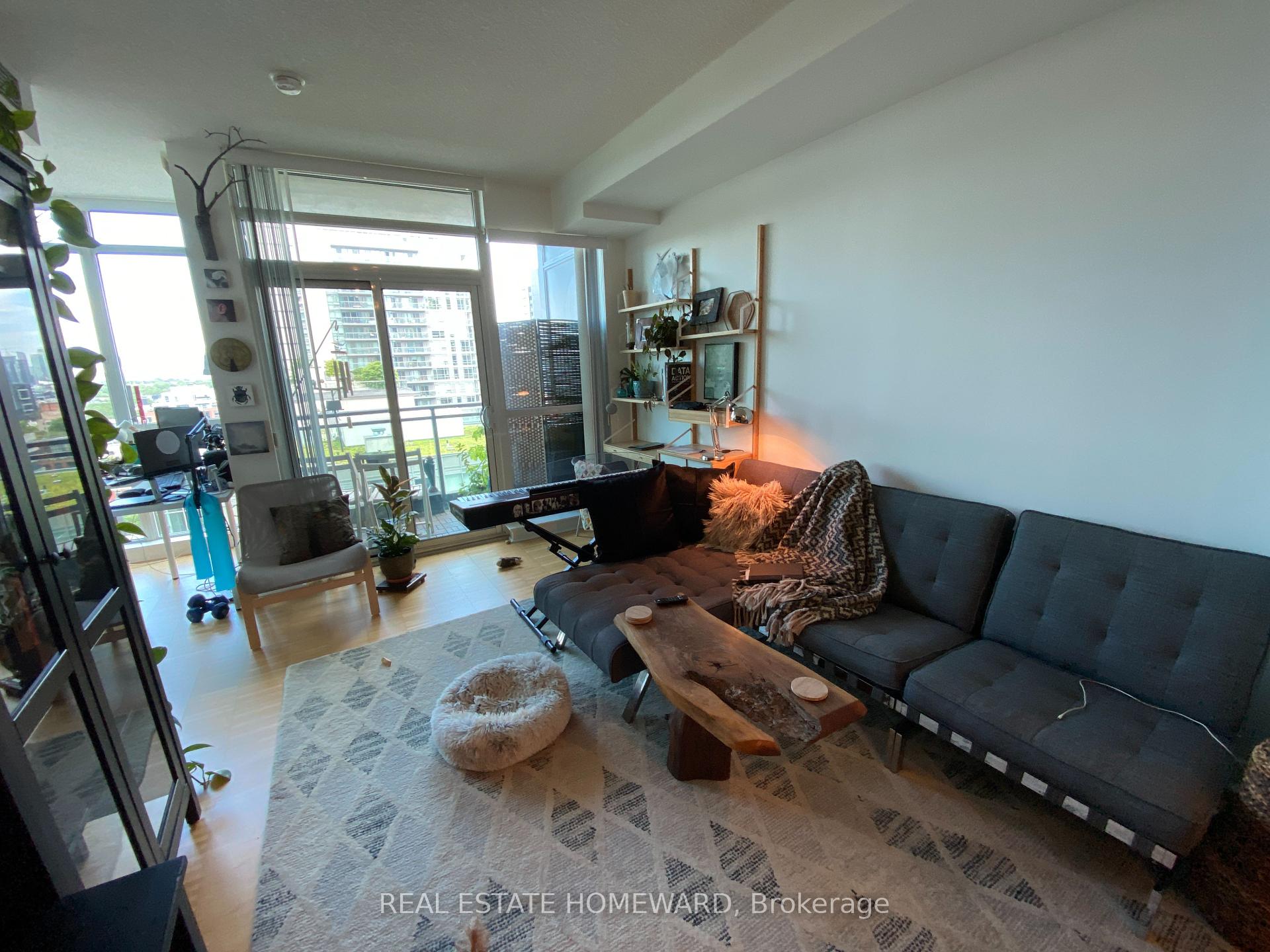 2 Bedrooms Condo at 1171 Queen, Toronto For sale
