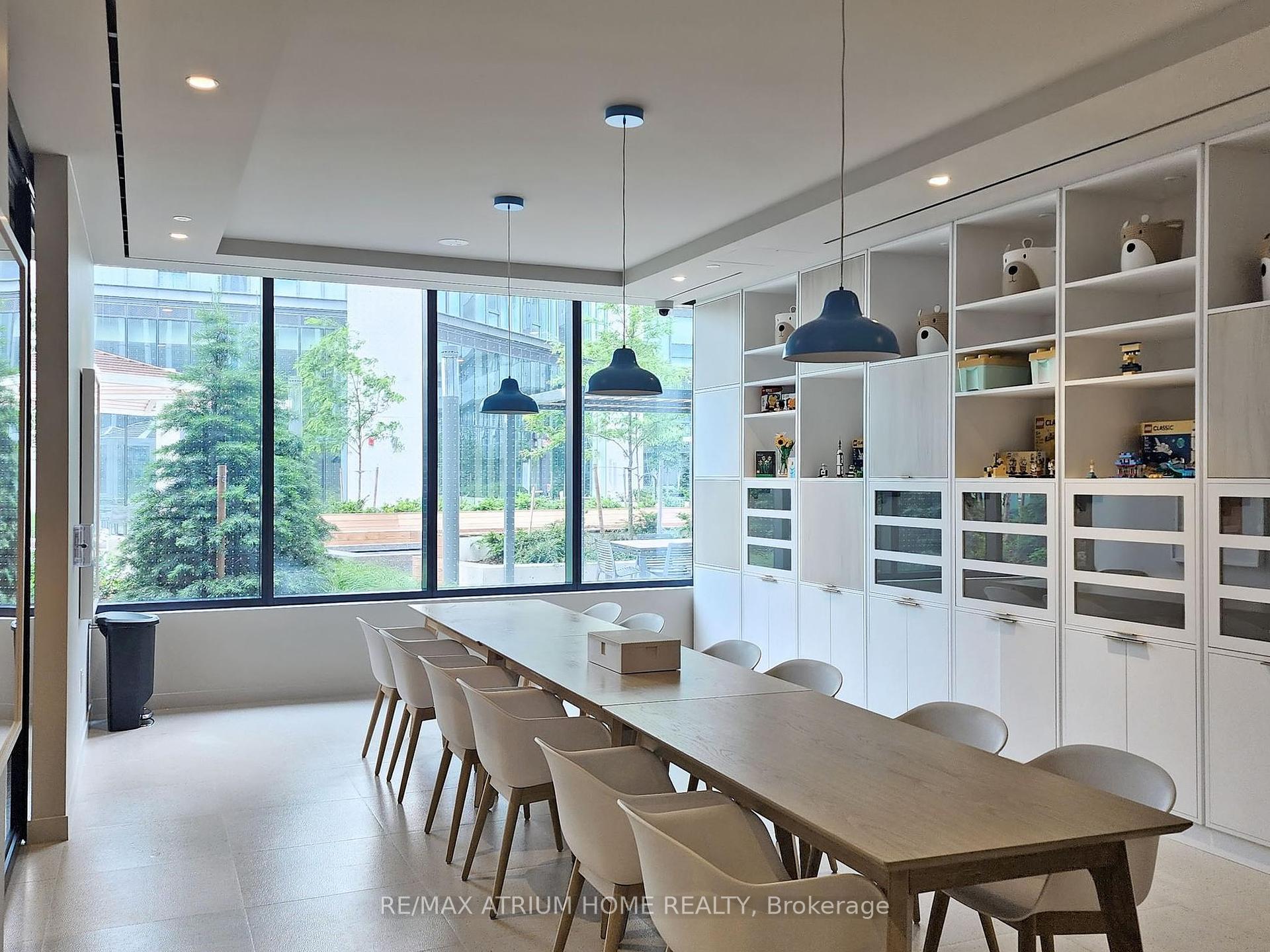 2 Bedrooms Condo at 55 Cooper, Toronto For sale