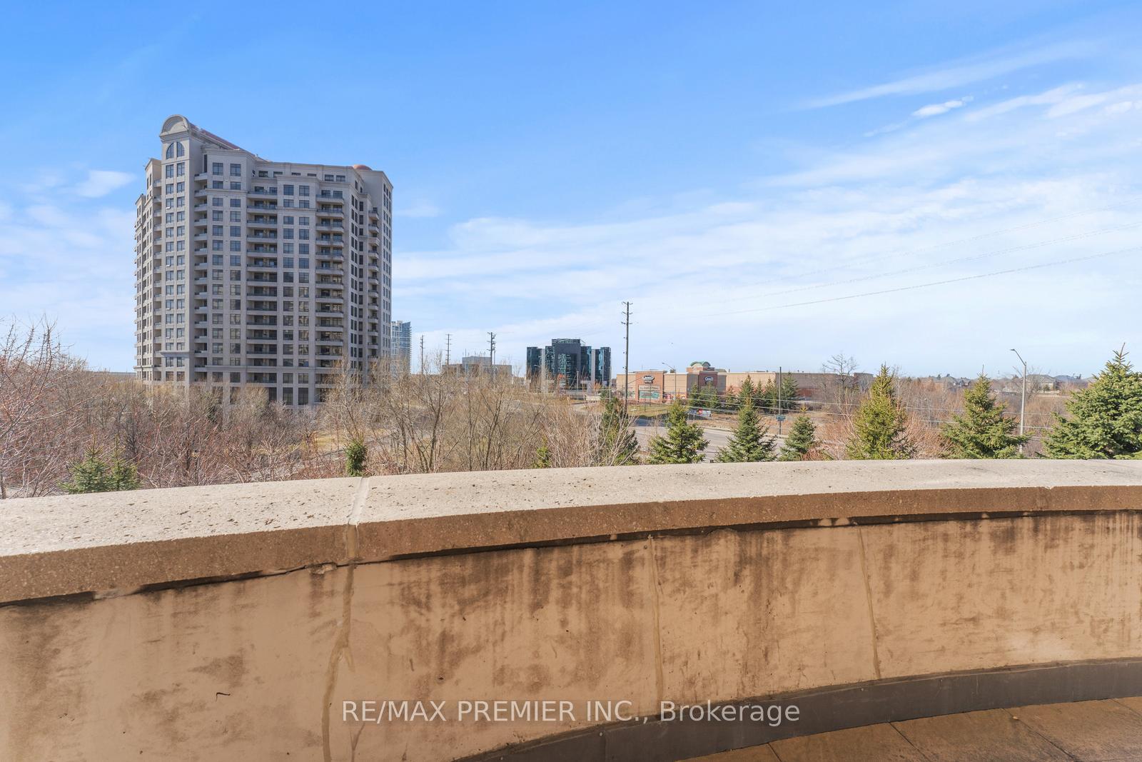 2 Bedrooms Condo at 9235 Jane,  Vaughan For sale