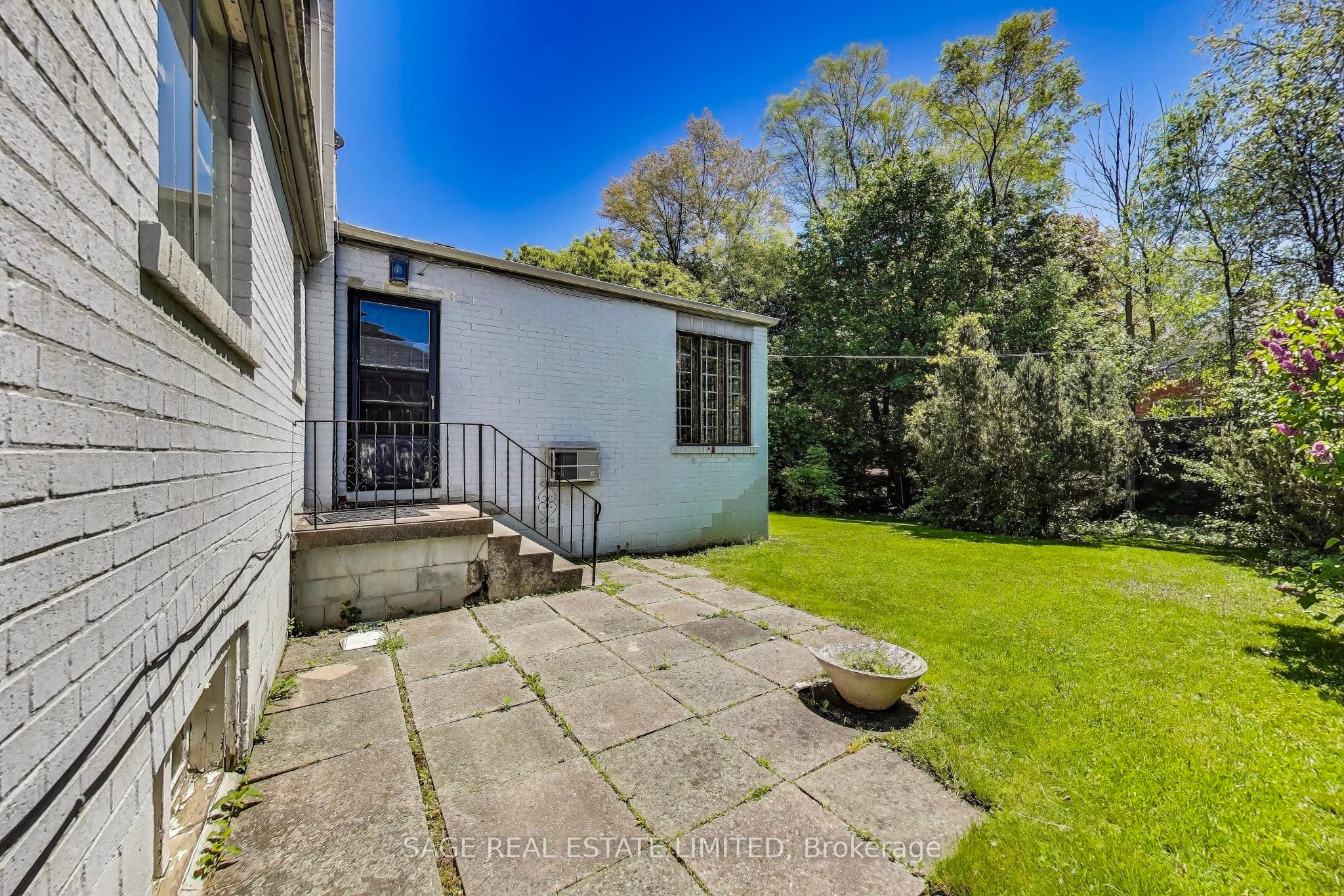 33 Kirkland Boulevard