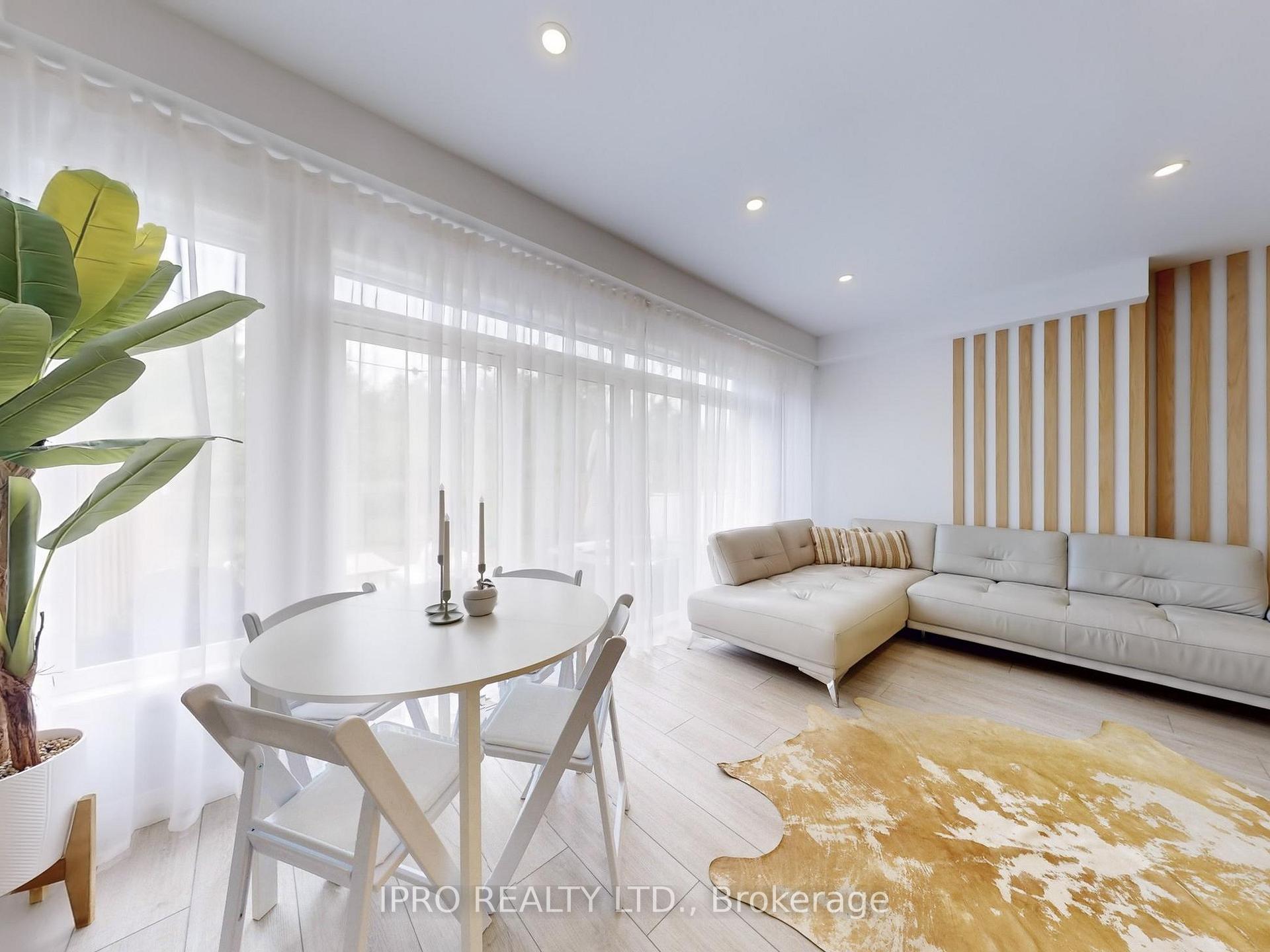 3 Bedrooms Condo at 35 Midhurst, Hamilton For sale