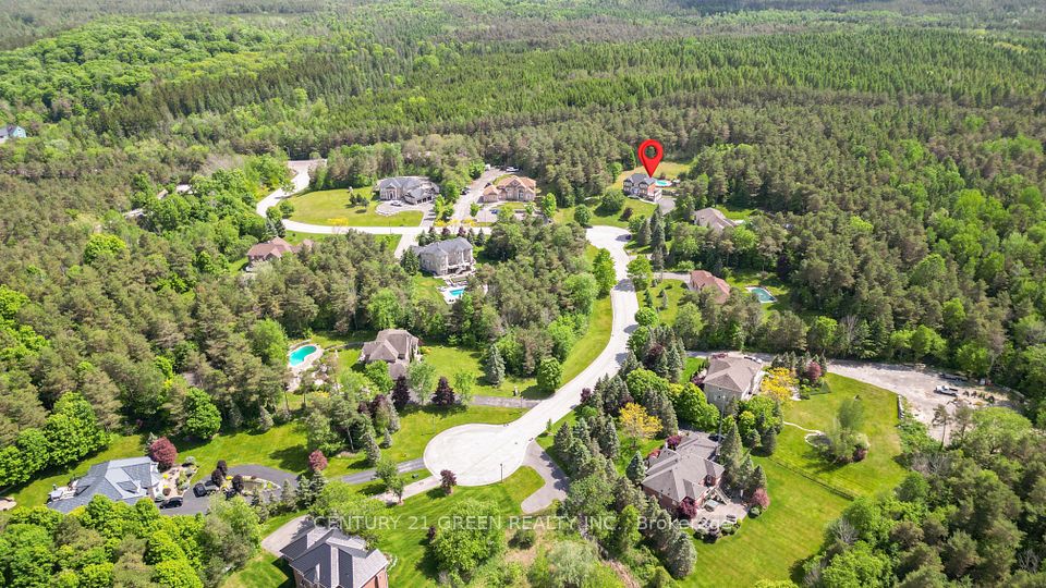 10 Pine Hills Court, East Gwillimbury, ON L0G 1E0