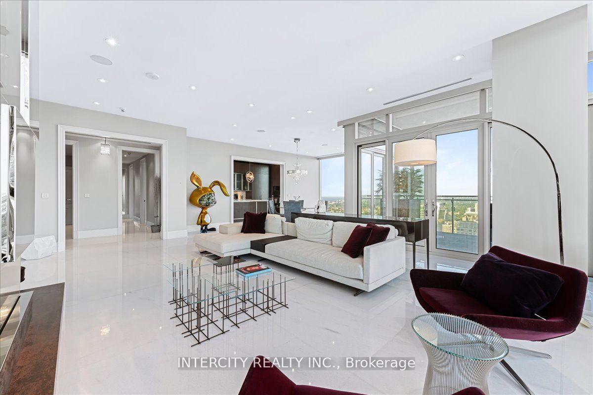 3 Bedrooms Condo at 50 Yorkville, Toronto For sale