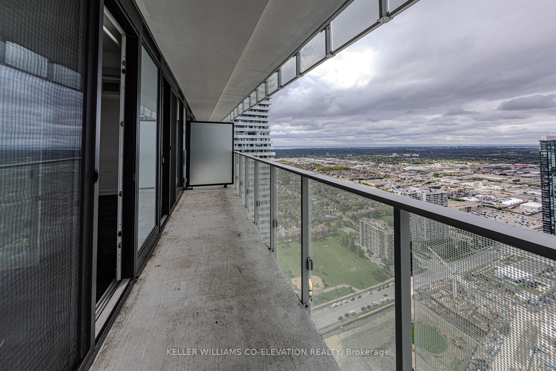 1 Bedroom Condo at 3900 Confederation, Mississauga For sale