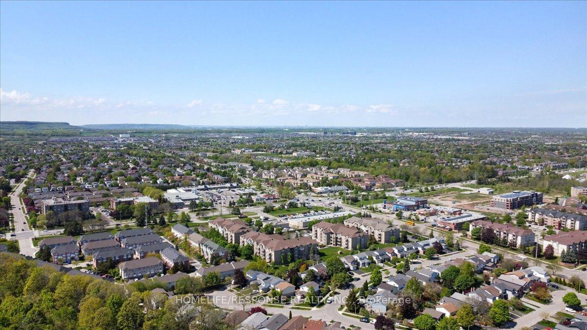 2 Bedrooms Condo at 1820 Walker’s, Burlington For sale