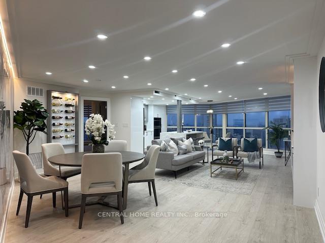 2 Bedrooms Condo at 85 Skymark,  Toronto For sale