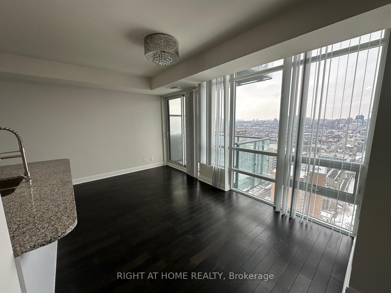 2 Bedrooms Condo at 825 Church,  Toronto For sale