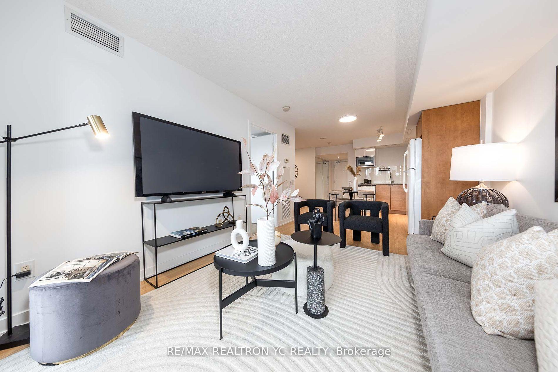 2 Bedrooms Condo at 121 Mcmahon, Toronto For sale