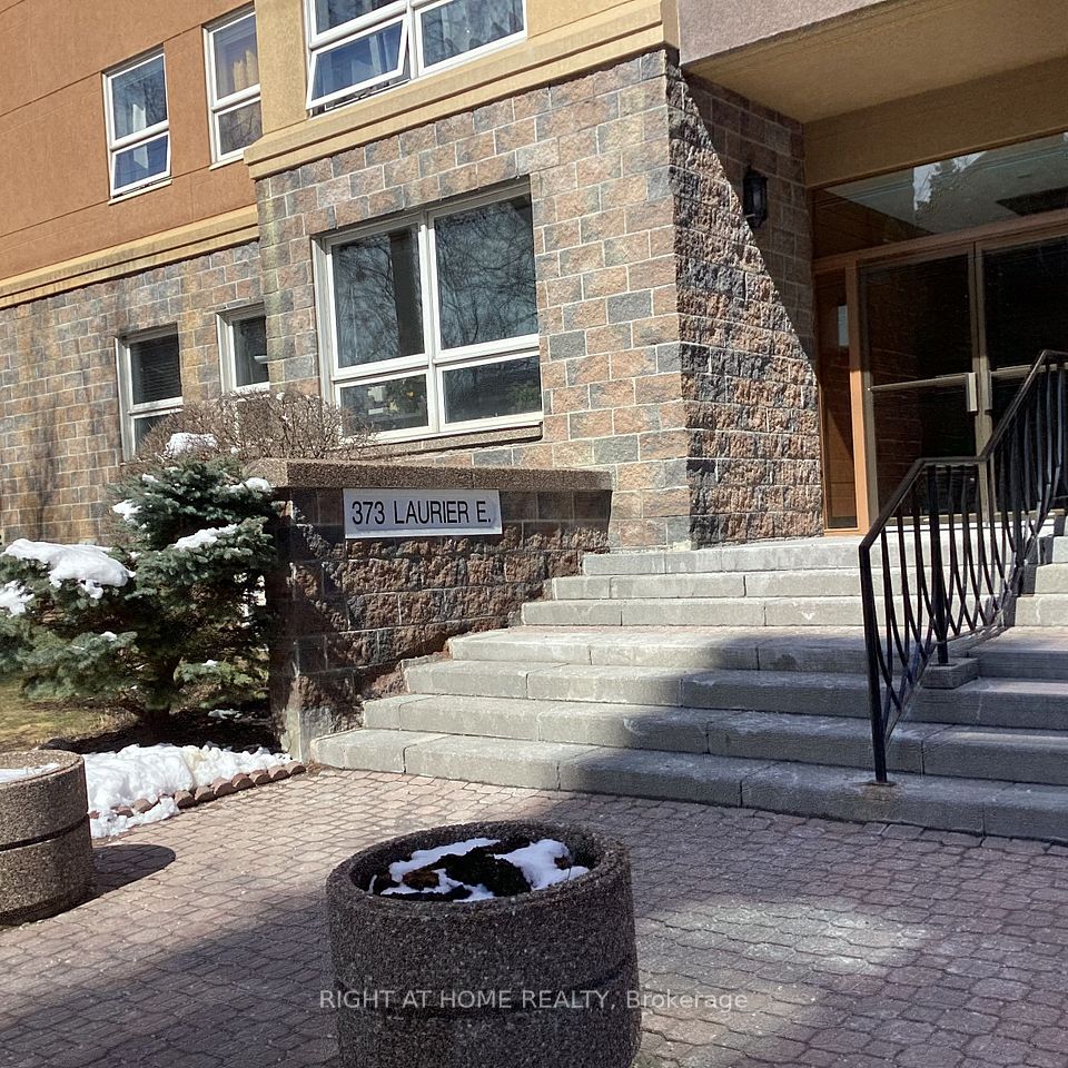 373 Laurier