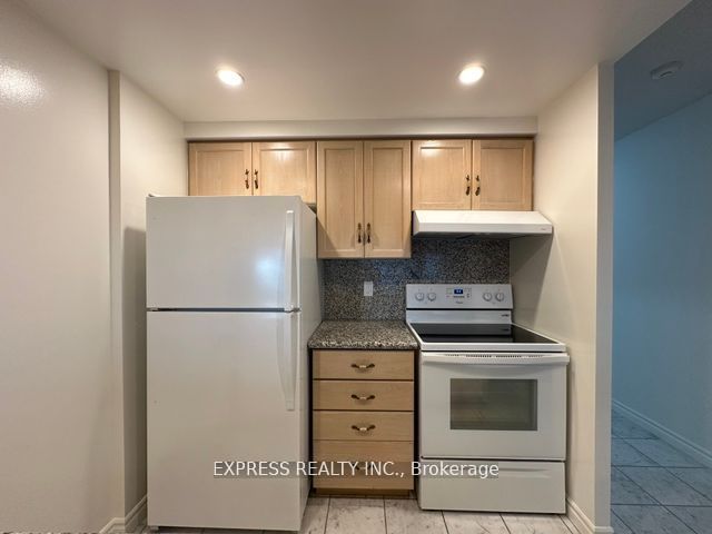 168 Simcoe Street