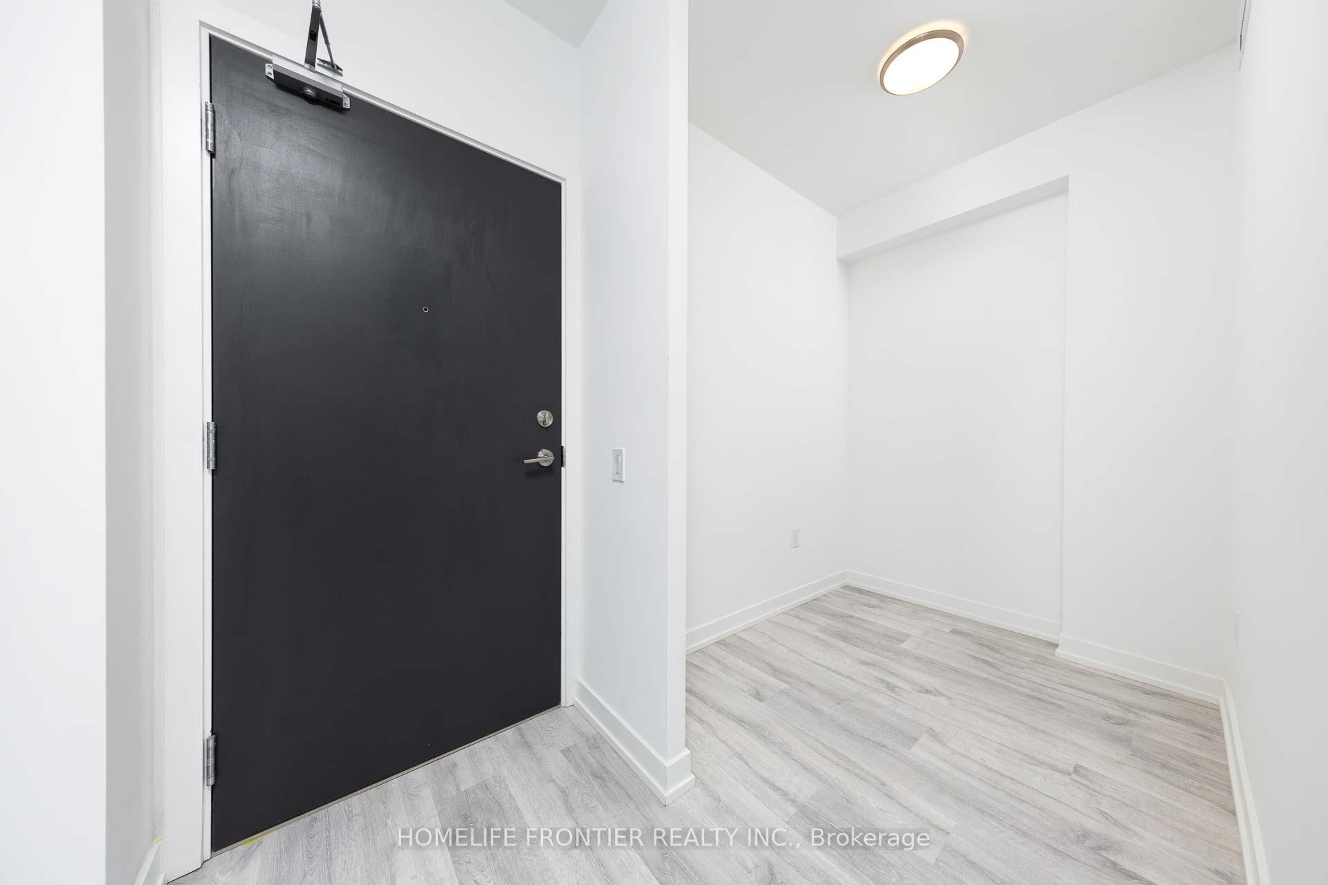 2 Bedrooms Condo at 8 Olympic Garden,  Toronto For sale