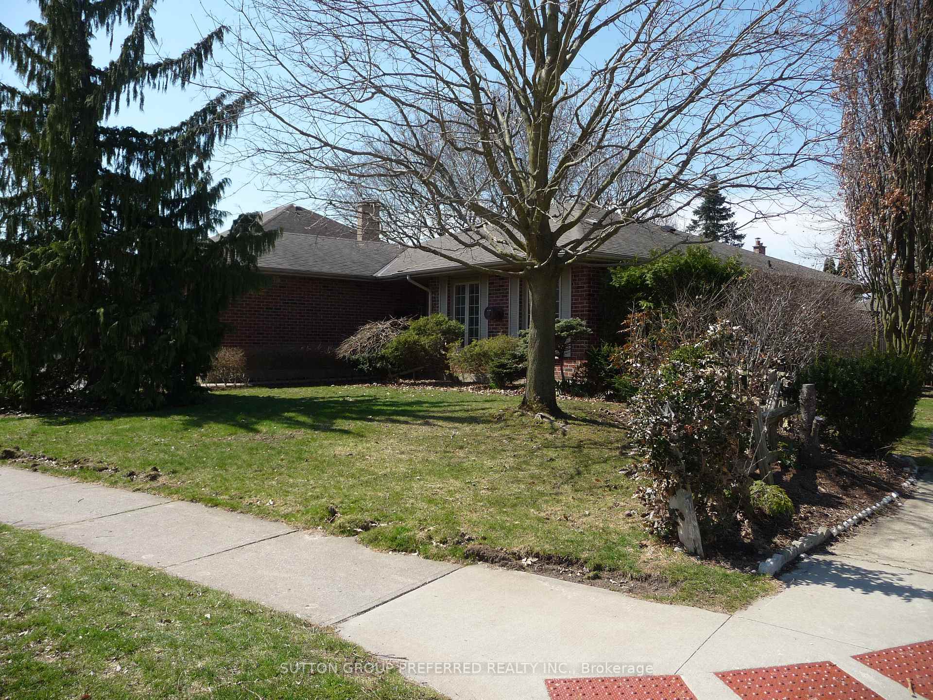 4 VIRGINIA Crescent, London North, ON N5X 3E5