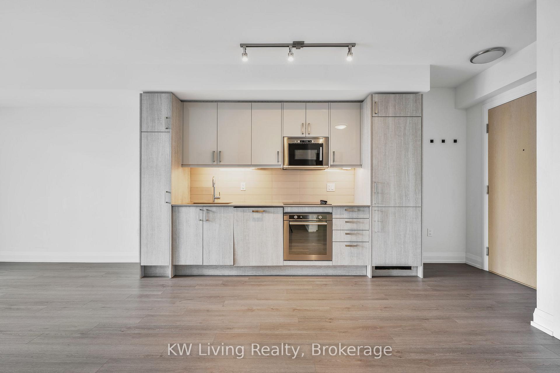2 Bedrooms Condo at 77 Mutual,  Toronto For sale