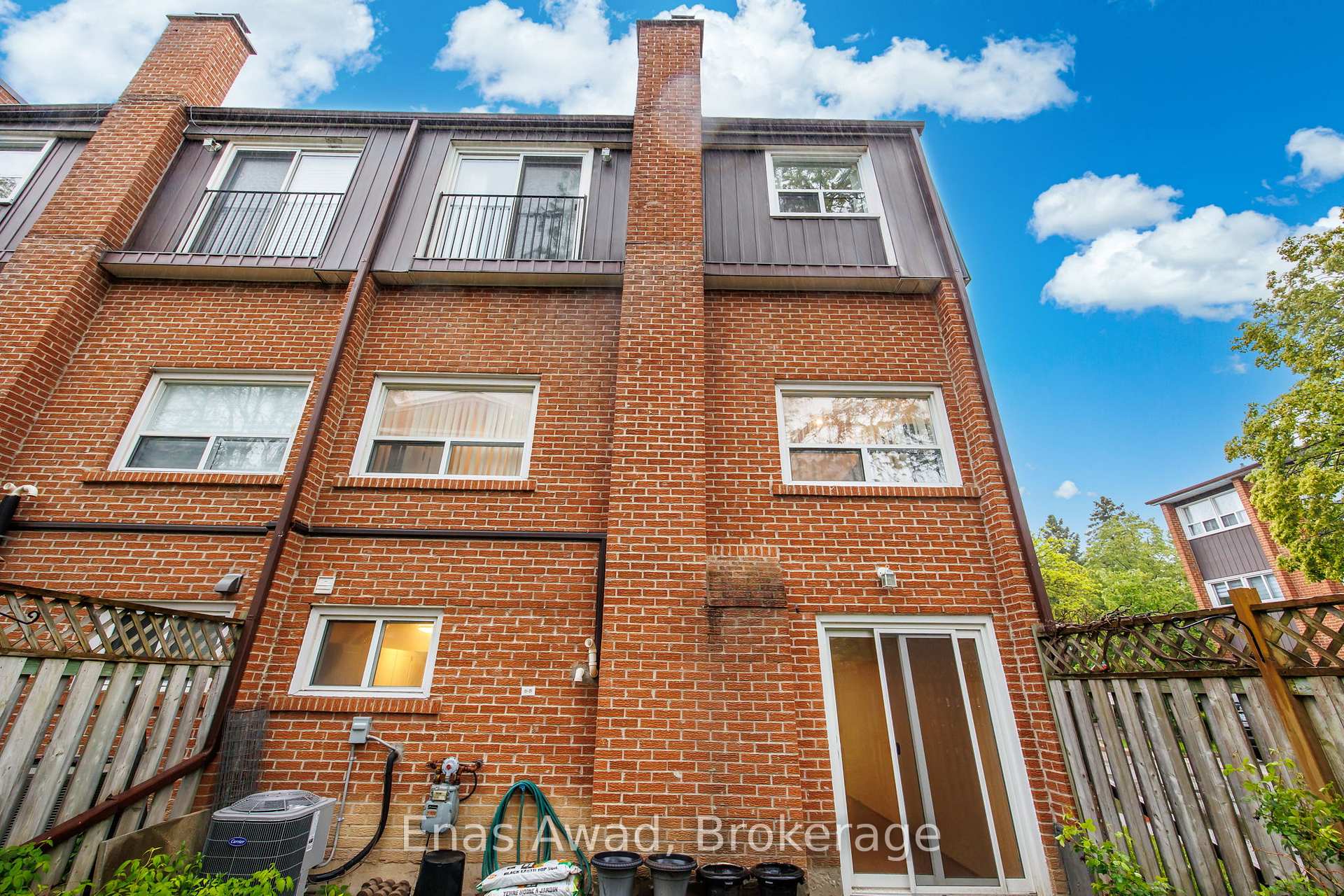 3 Bedrooms Condo at 74 Black Hawk, Toronto For sale