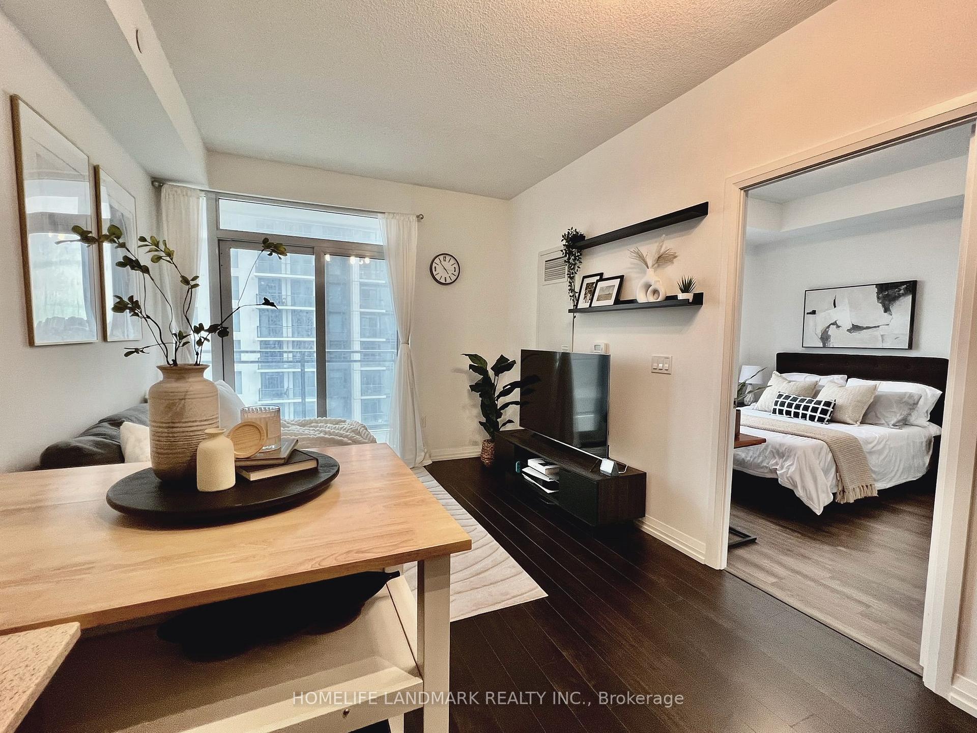 2 Bedrooms Condo at 55 Ann O’reilly,  Toronto For sale